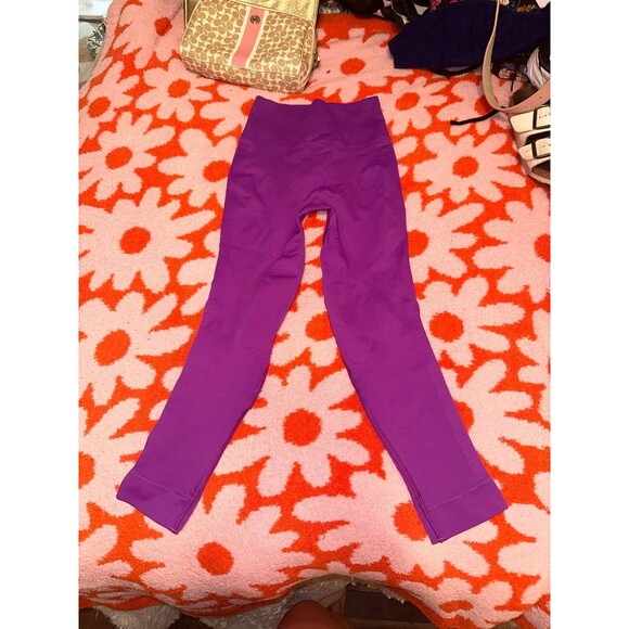 Lululemon Purple leggings - Picture 1 of 4